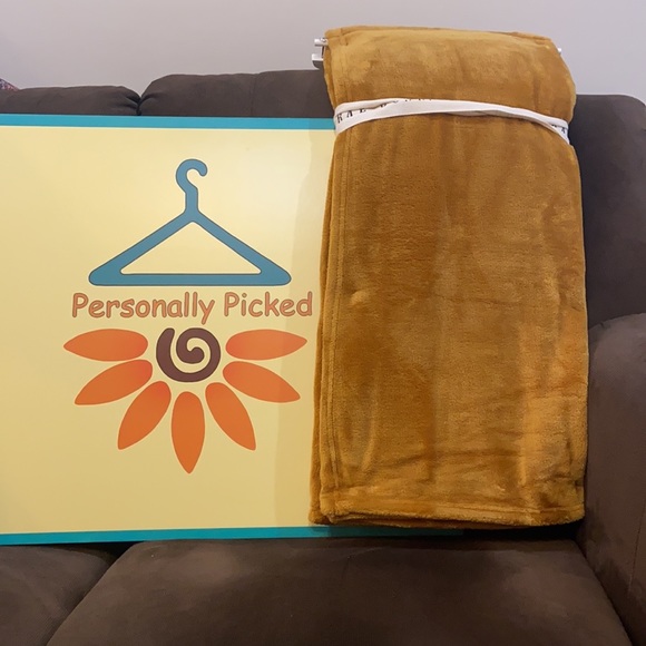 Rae Dunn GATHER Throw - Picture 2 of 4